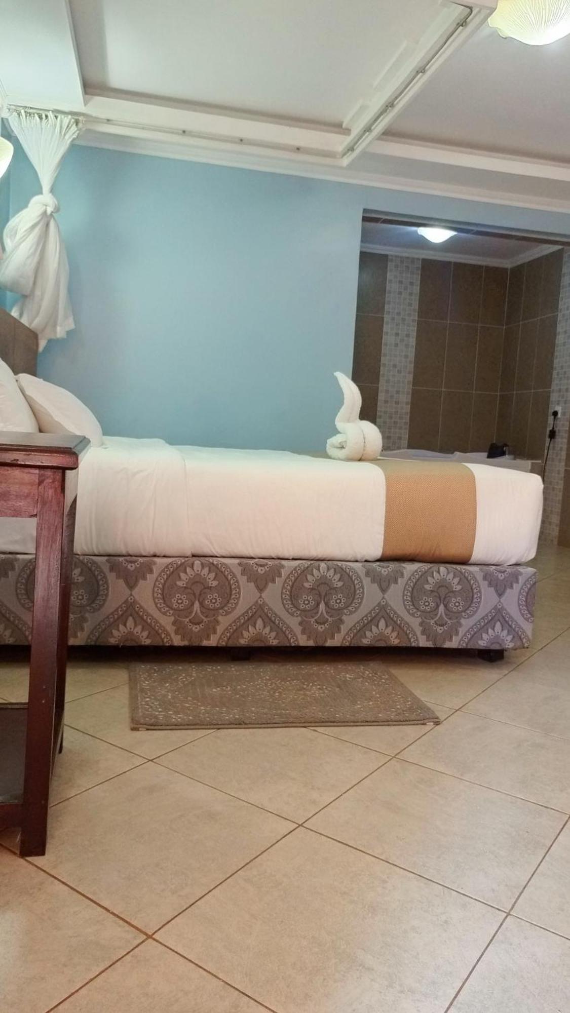 Savannah Paradise Hotel Makindu ภายนอก รูปภาพ